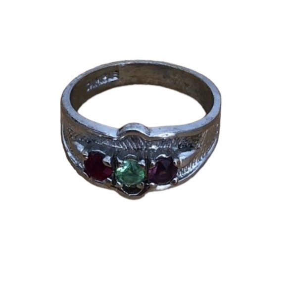 Jewelry - Three gemstone silver ring with 2 dark red and one light green stones 6.5